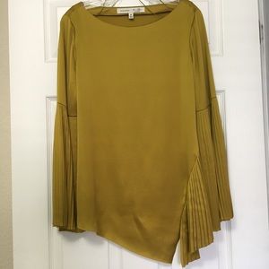 Banana Republic Olivia Palermo Pleated Bell Sleeve